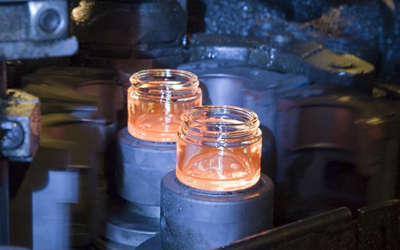 Menbank’s Client-Centric Glass Packaging Solutions