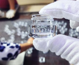 Custom 9g Thick Base Round Glass Container for Lip-Cream with Blue Lid