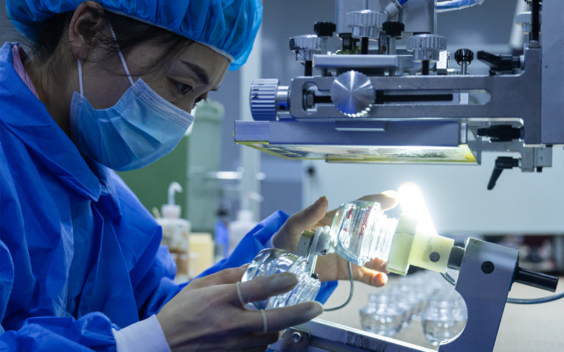 Menbank’s Client-Centric Glass Packaging Solutions