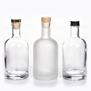 750ml Clear Round Nordic Glass Gin Bottle with Thick Bottom – High Polymer Stopper & Screw Lid – Premium Spirit Bottle for Liquor Packaging