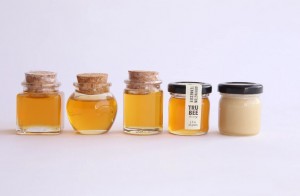 8.5oz recycled honey glass jar with cork